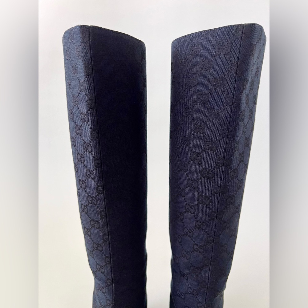 GUCCI || Vintage Y2K GG Monogram Canvas Square Toe Block Heel Knee High Boots - Picture 4 of 16